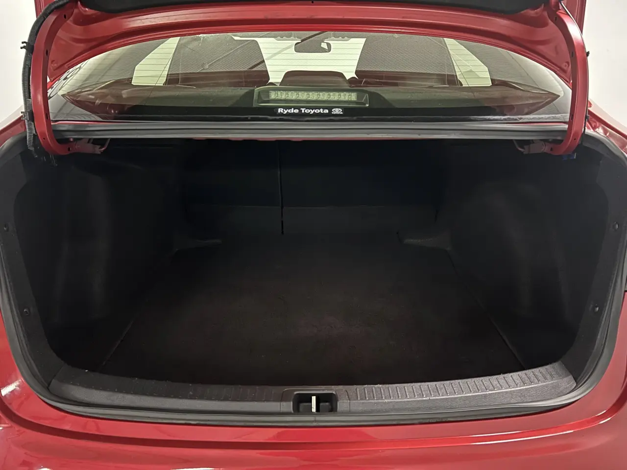 2021 TOYOTA COROLLA SEDAN HYBRID Gallery Image 12