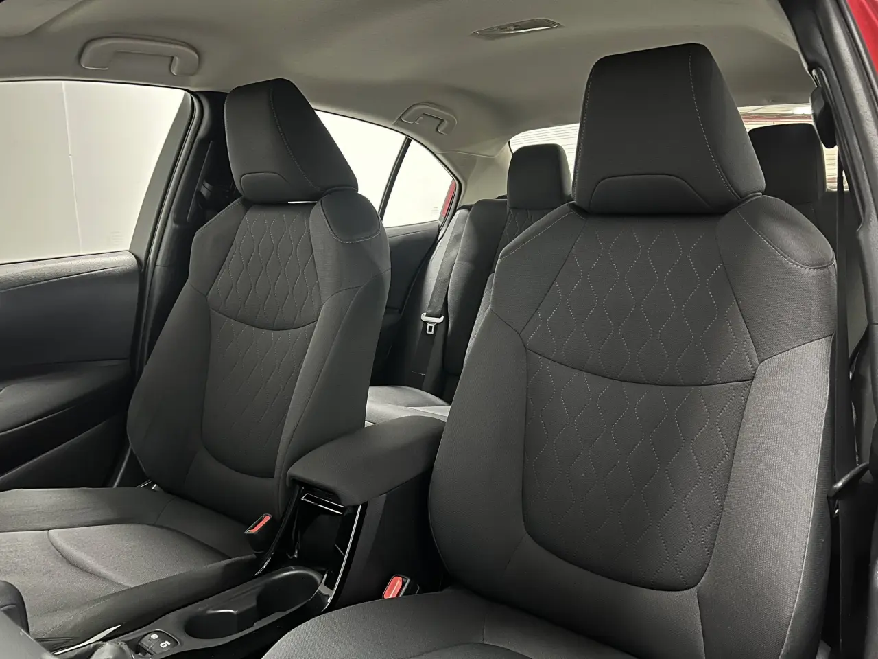 2021 TOYOTA COROLLA SEDAN HYBRID Gallery Image 15