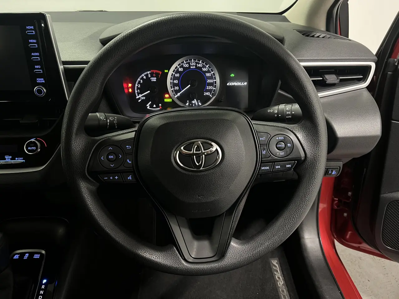 2021 TOYOTA COROLLA SEDAN HYBRID Gallery Image 16