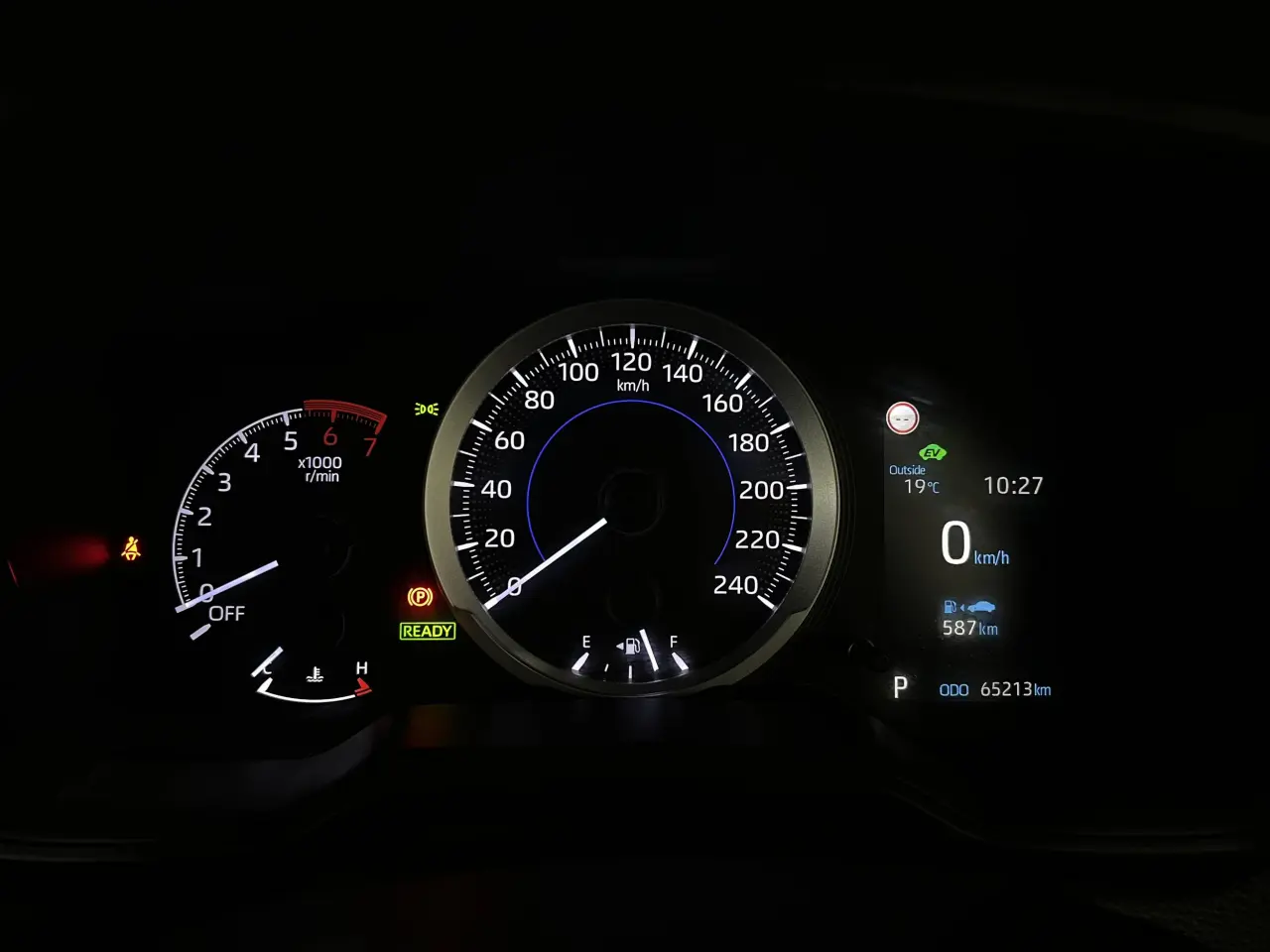 2021 TOYOTA COROLLA SEDAN HYBRID Gallery Image 17
