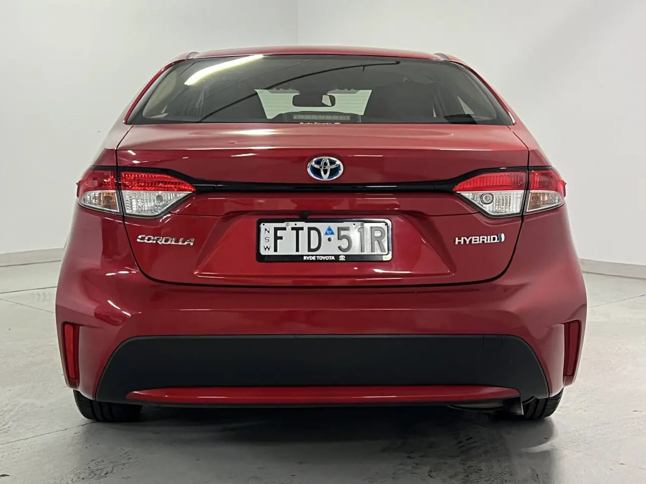 2021 TOYOTA COROLLA SEDAN HYBRID Gallery Image 7