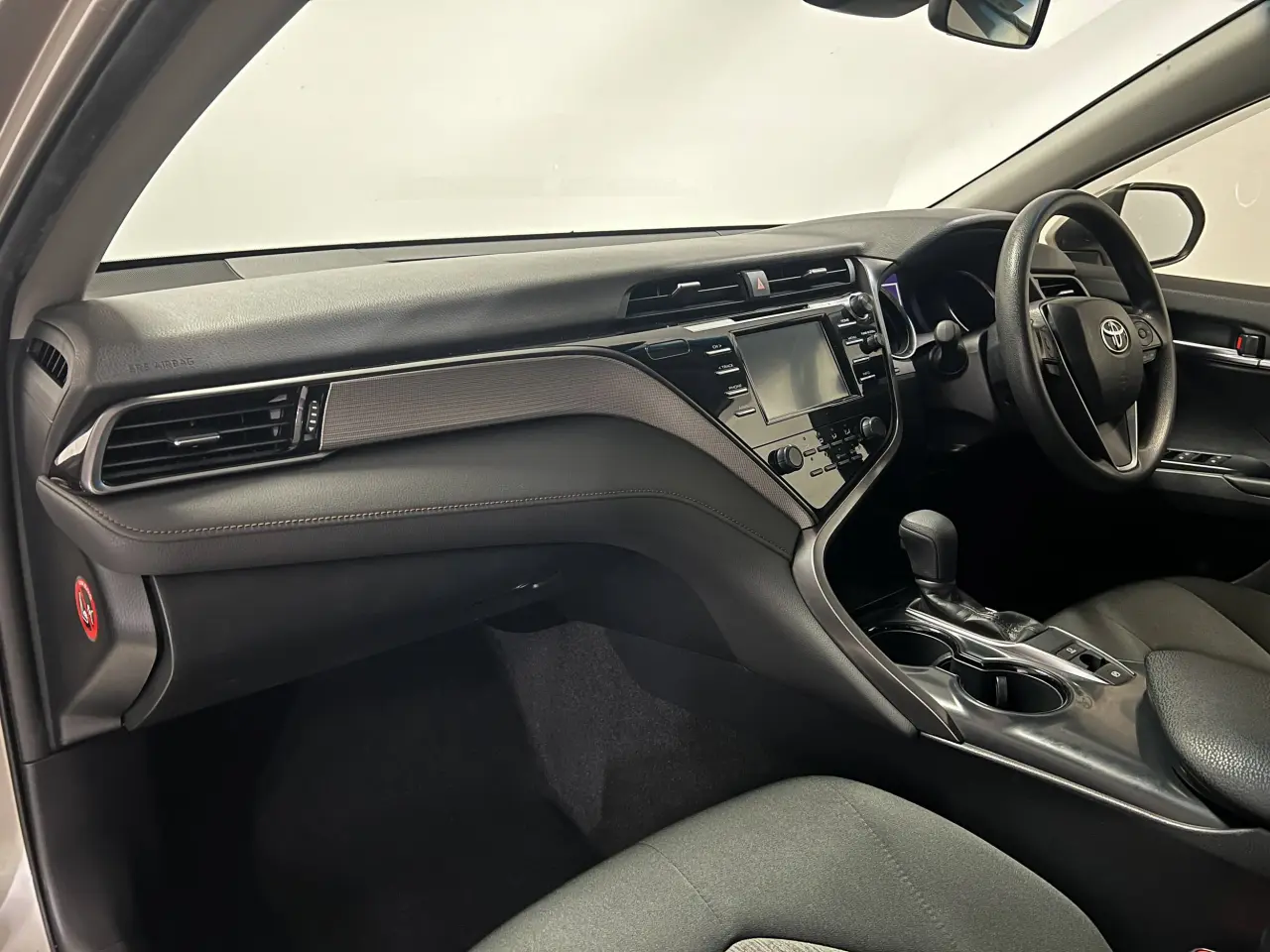 2019 TOYOTA CAMRY Gallery Image 14