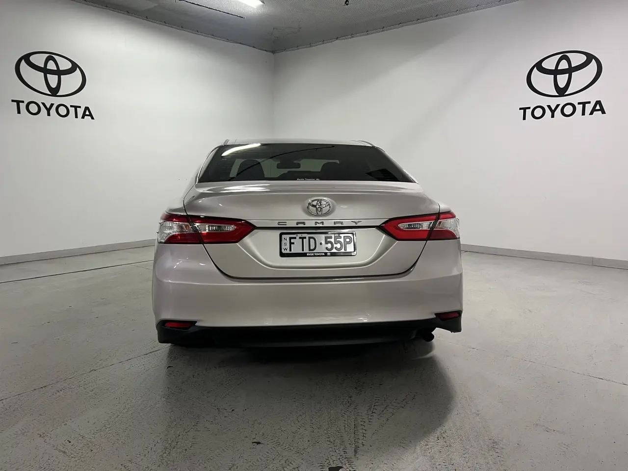 2019 TOYOTA CAMRY Gallery Image 6