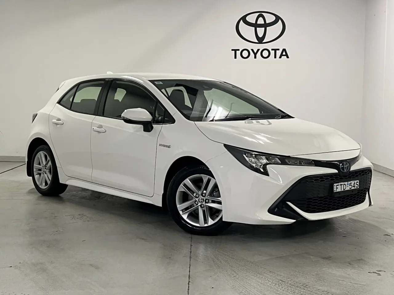2020 TOYOTA COROLLA Gallery Image 1