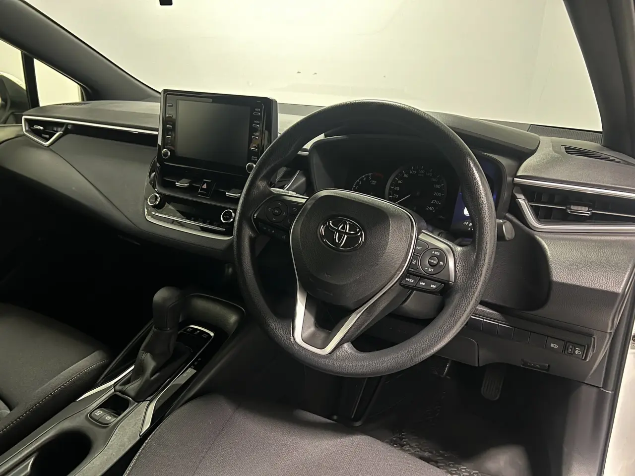 2020 TOYOTA COROLLA Gallery Image 10