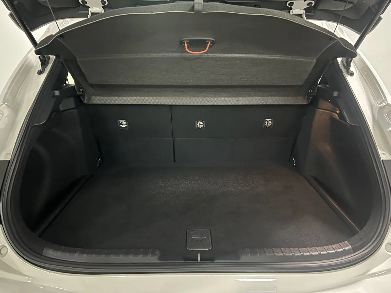 2020 TOYOTA COROLLA Gallery Image 12