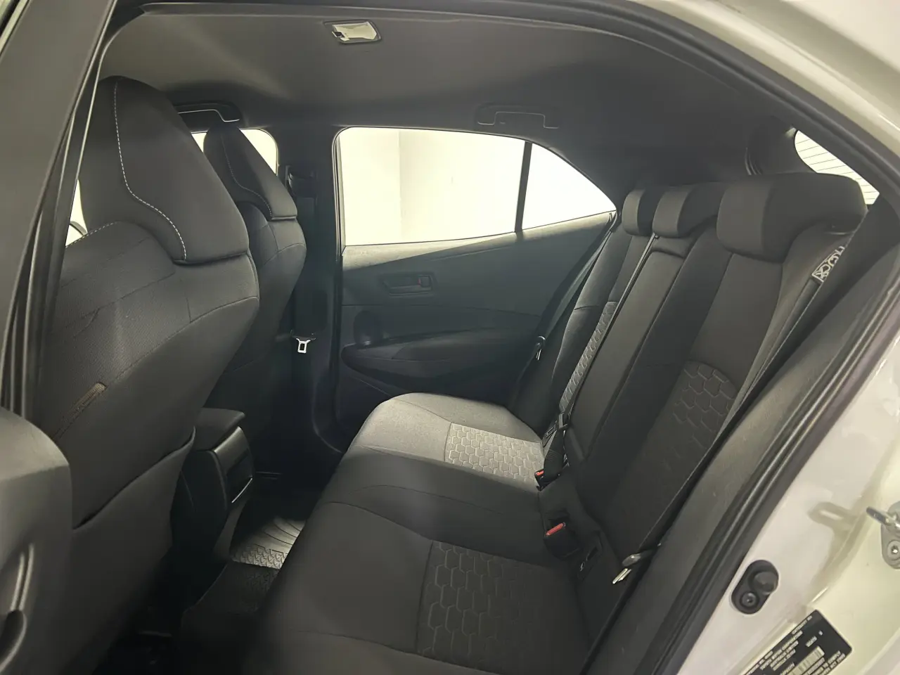 2020 TOYOTA COROLLA Gallery Image 13