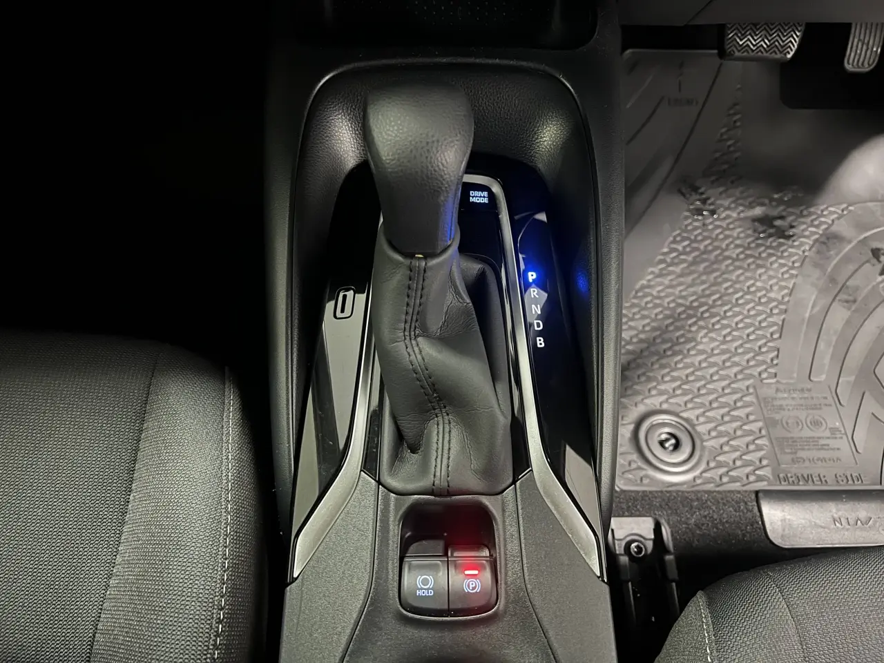 2020 TOYOTA COROLLA Gallery Image 19