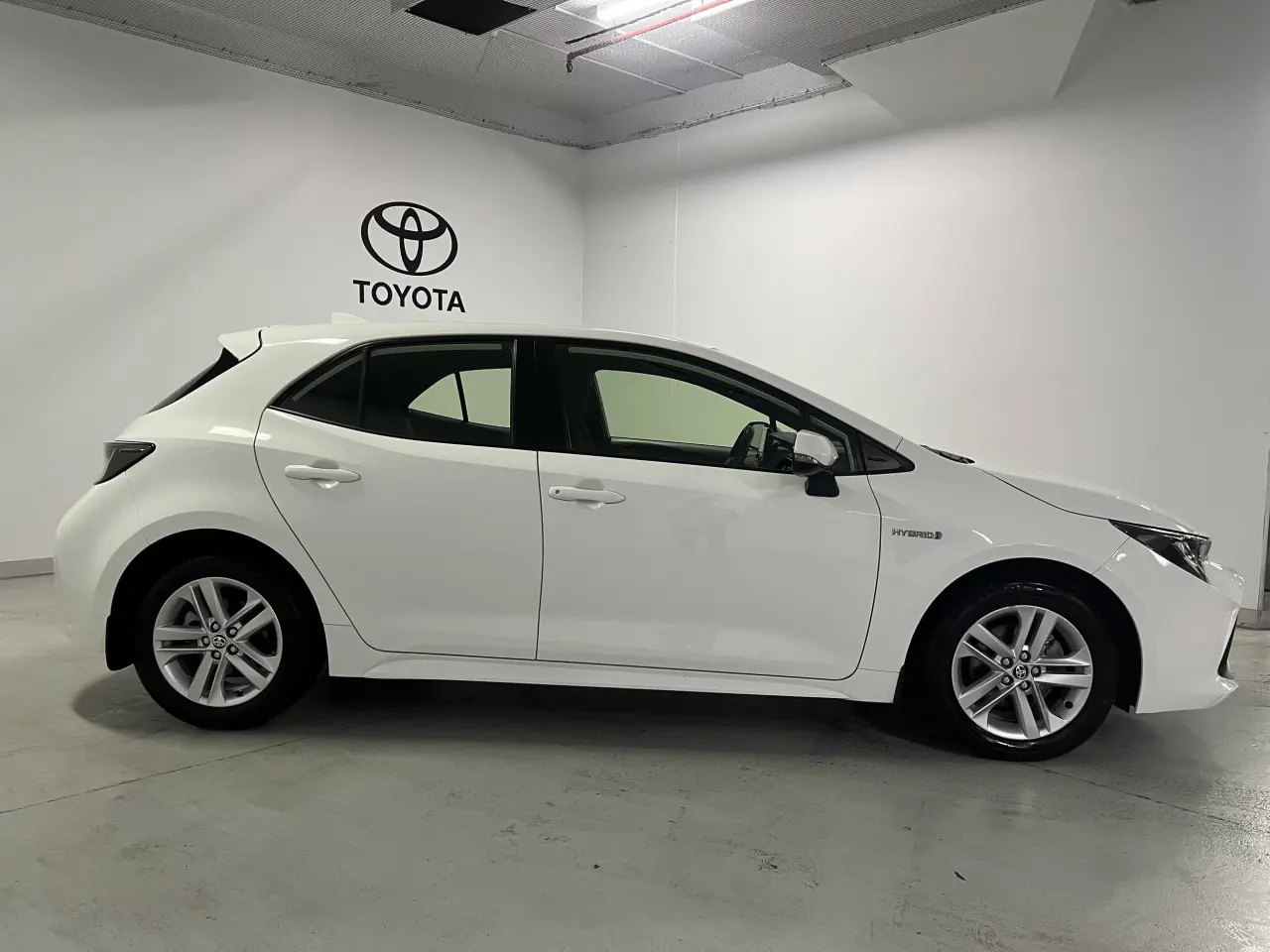 2020 TOYOTA COROLLA Gallery Image 4