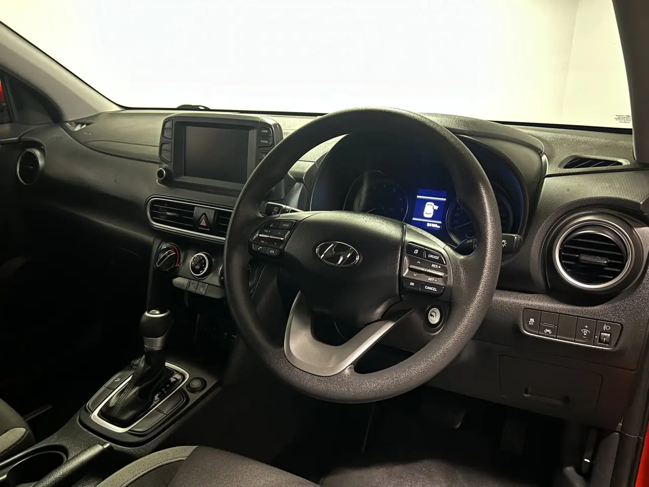 2020 HYUNDAI KONA Gallery Image 10