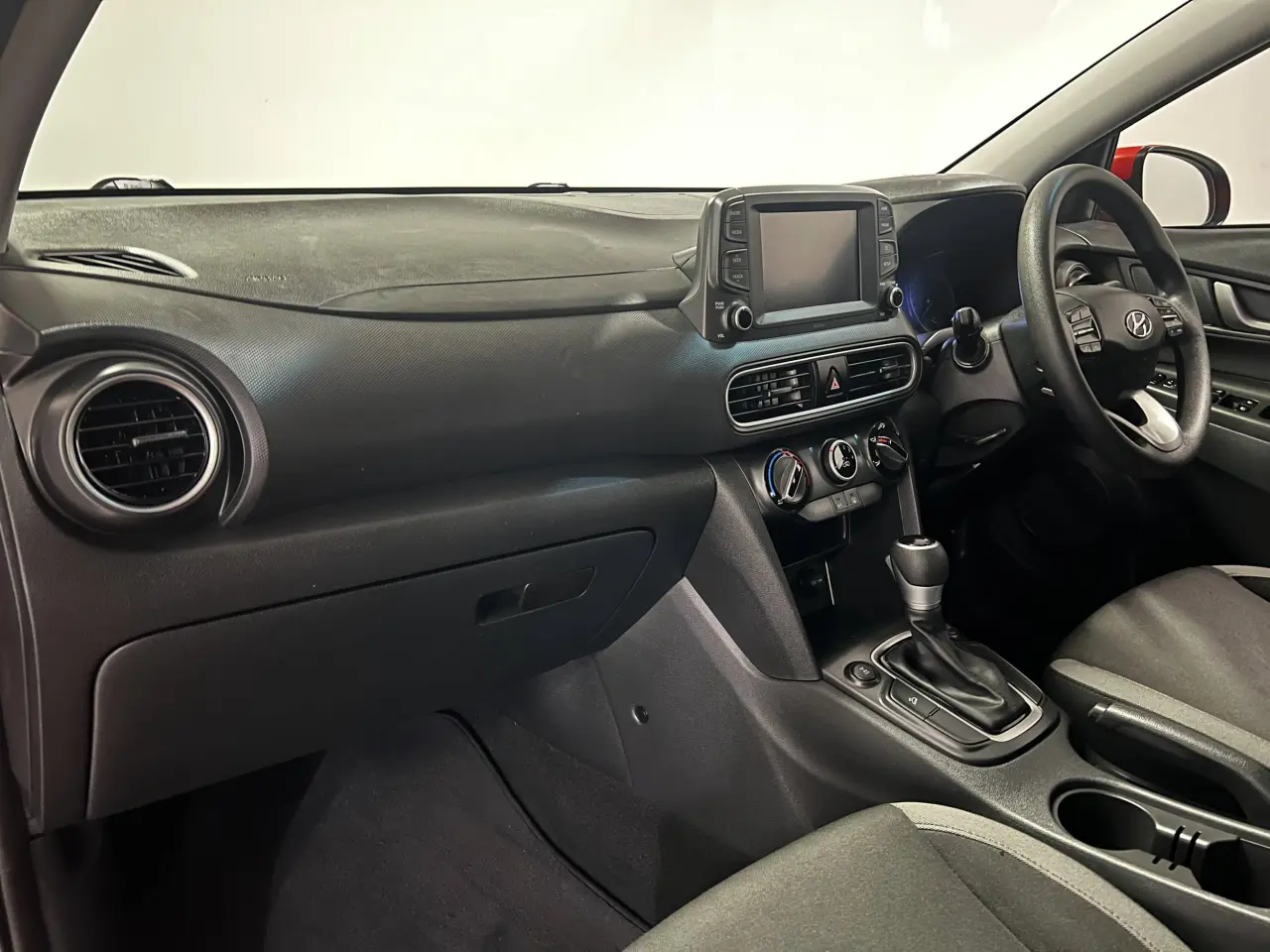 2020 HYUNDAI KONA Gallery Image 14