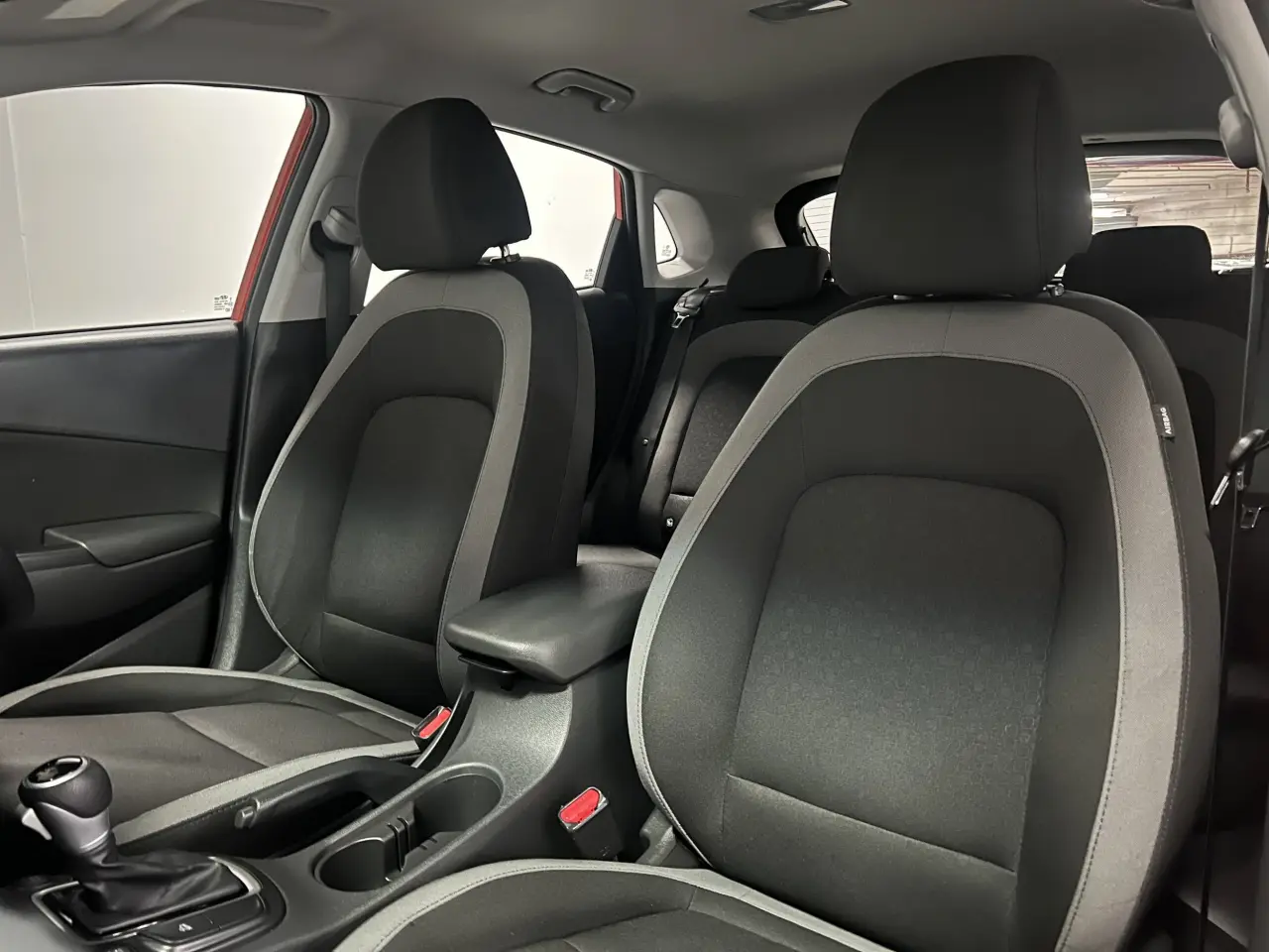 2020 HYUNDAI KONA Gallery Image 15
