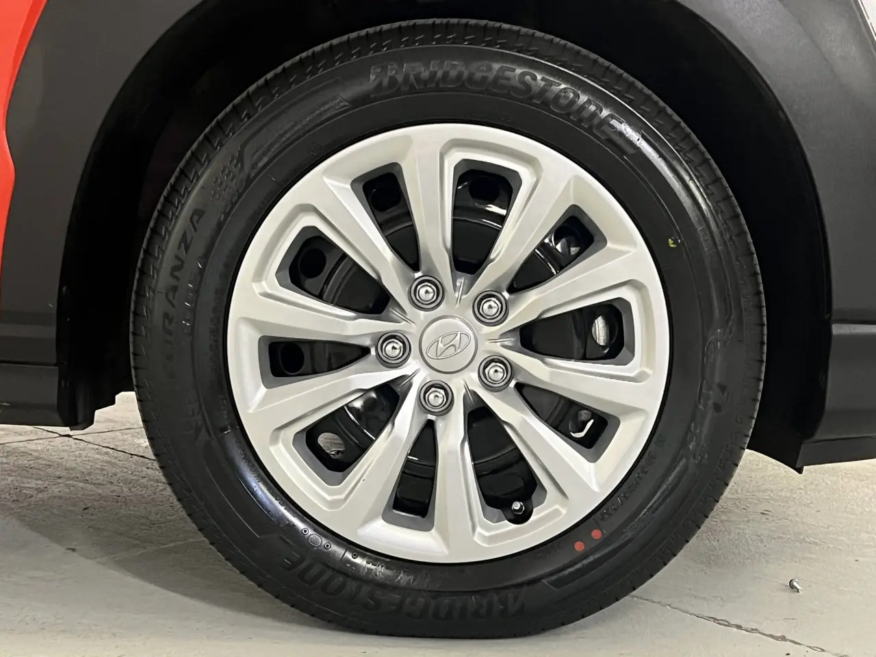2020 HYUNDAI KONA Gallery Image 5