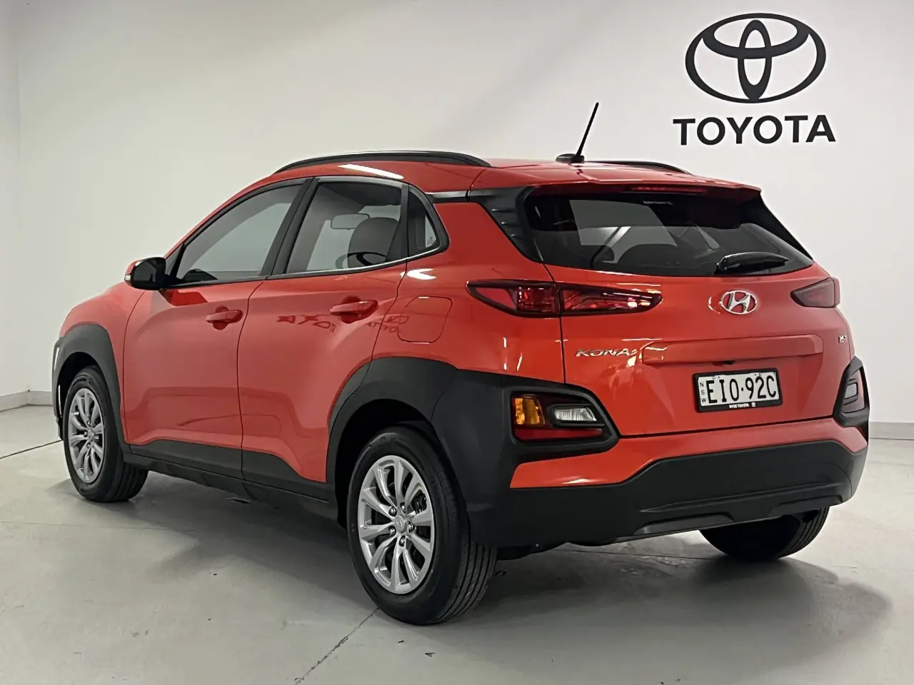 2020 HYUNDAI KONA Gallery Image 8