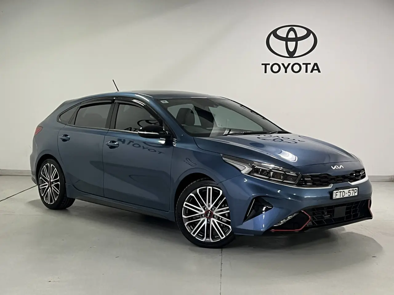 2024 KIA CERATO Gallery Image 1