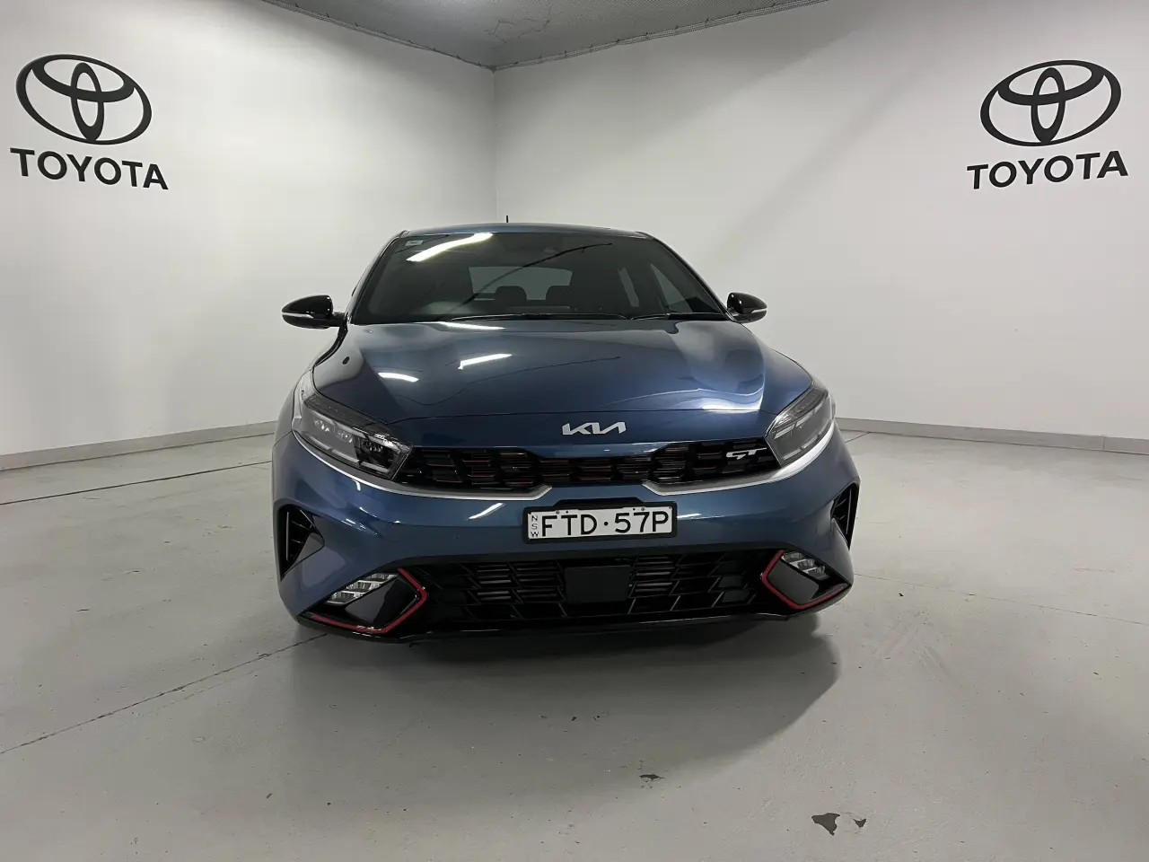 2024 KIA CERATO Gallery Image 2