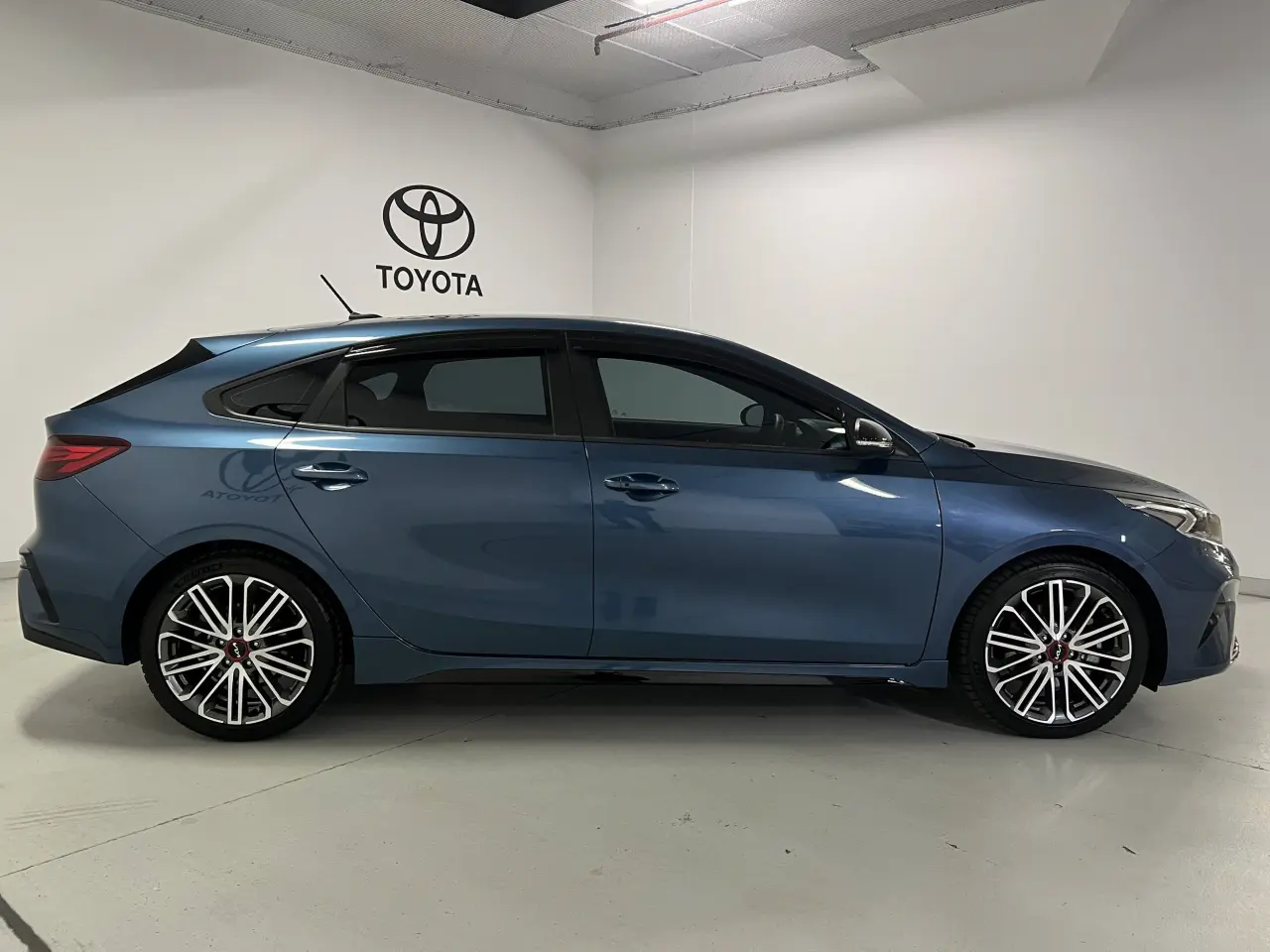 2024 KIA CERATO Gallery Image 4
