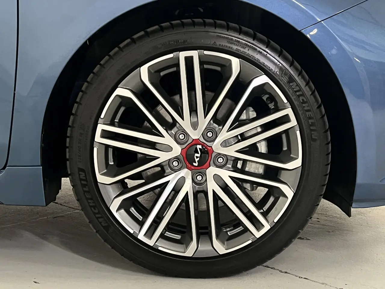 2024 KIA CERATO Gallery Image 5