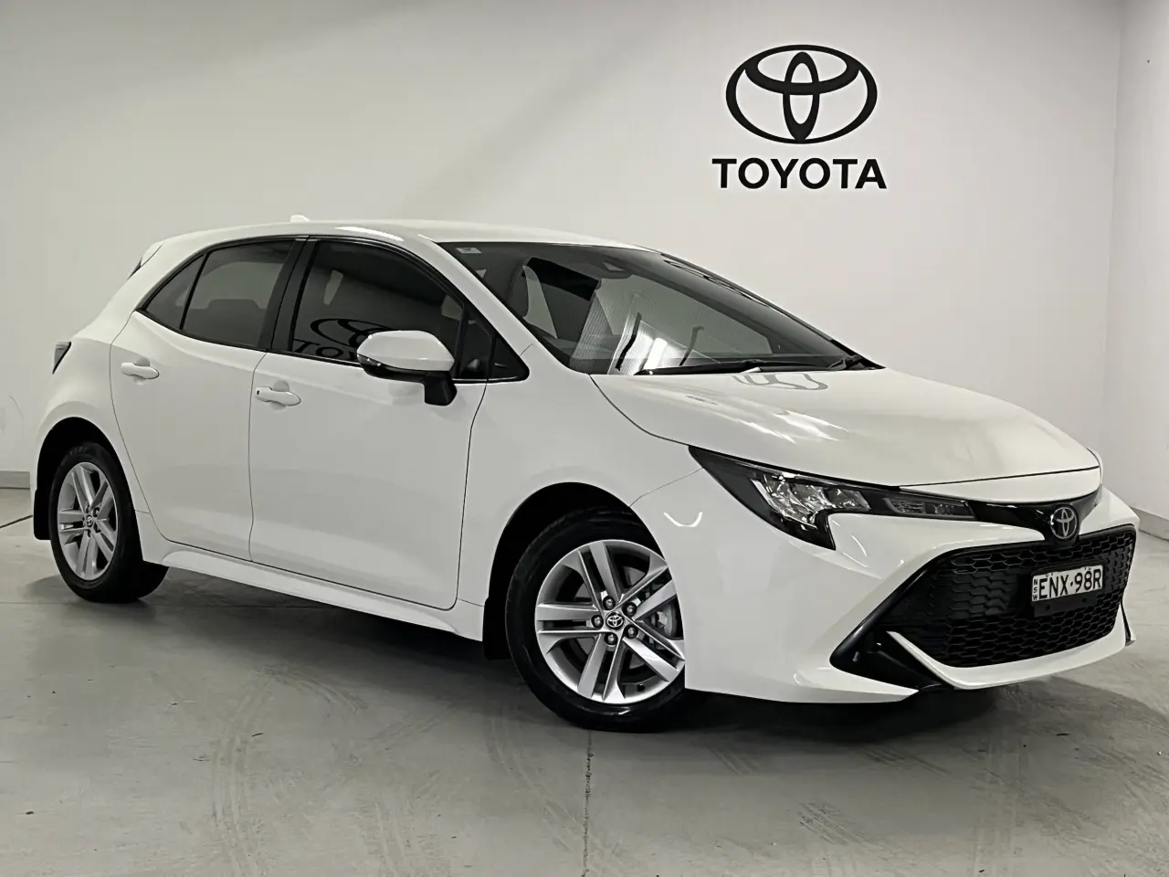 2021 TOYOTA COROLLA Gallery Image 1