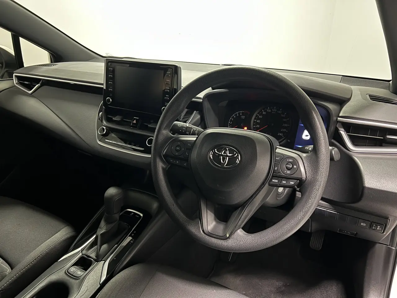 2021 TOYOTA COROLLA Gallery Image 10