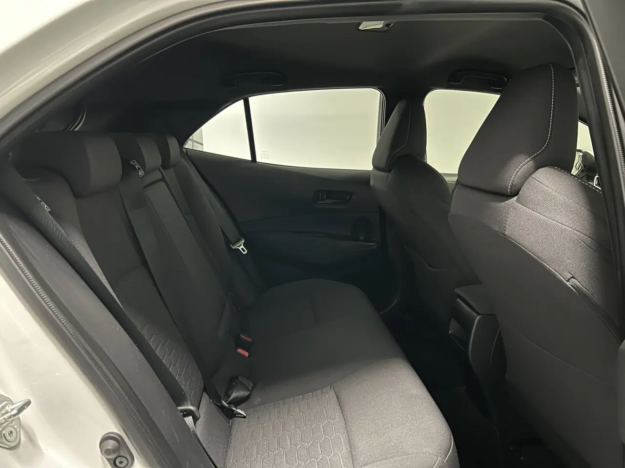 2021 TOYOTA COROLLA Gallery Image 11