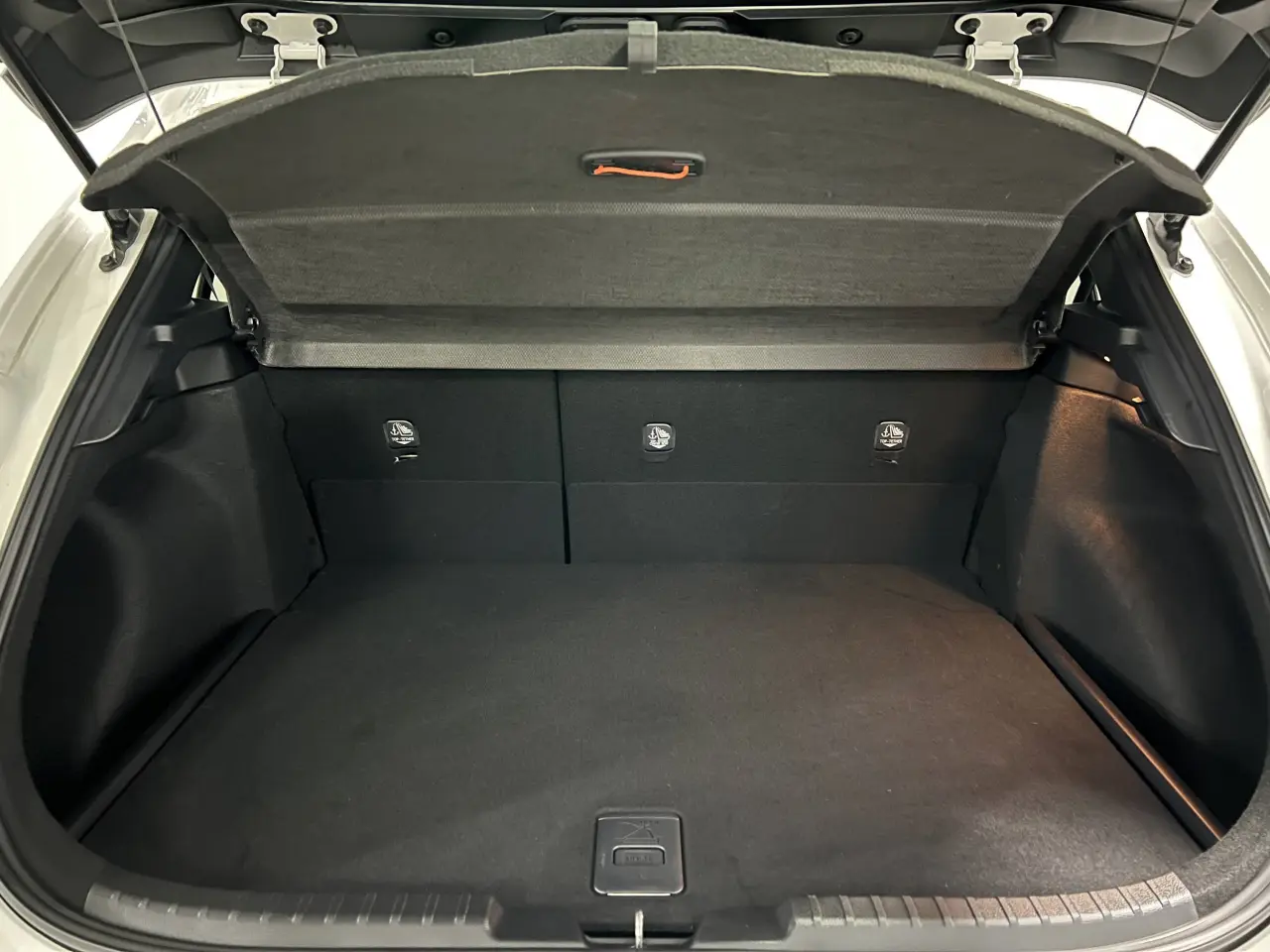 2021 TOYOTA COROLLA Gallery Image 12