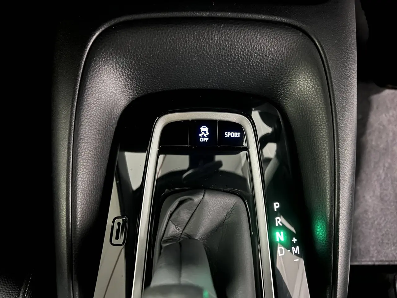 2021 TOYOTA COROLLA Gallery Image 20