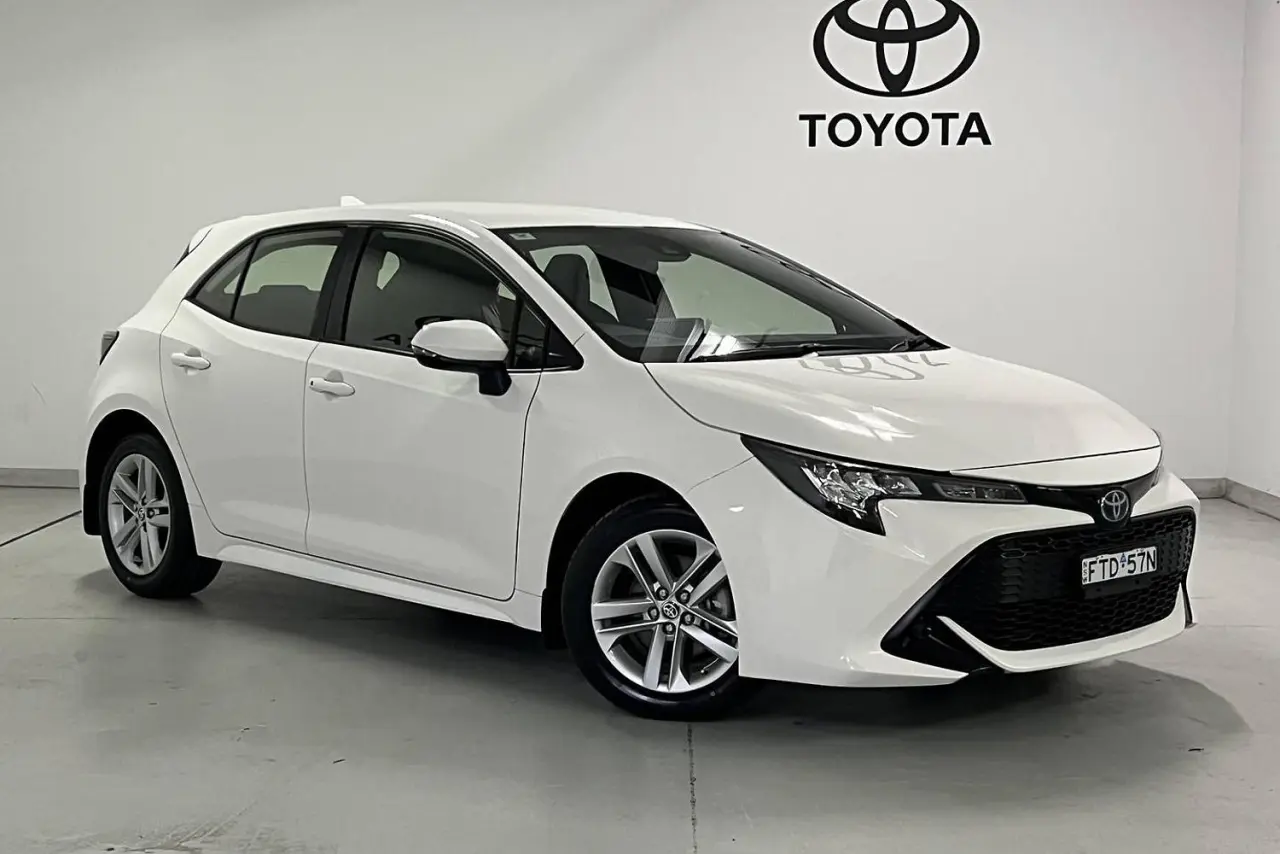 2020 Toyota Corolla Gallery Image 1