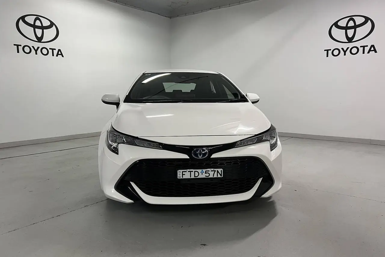 2020 Toyota Corolla Gallery Image 2
