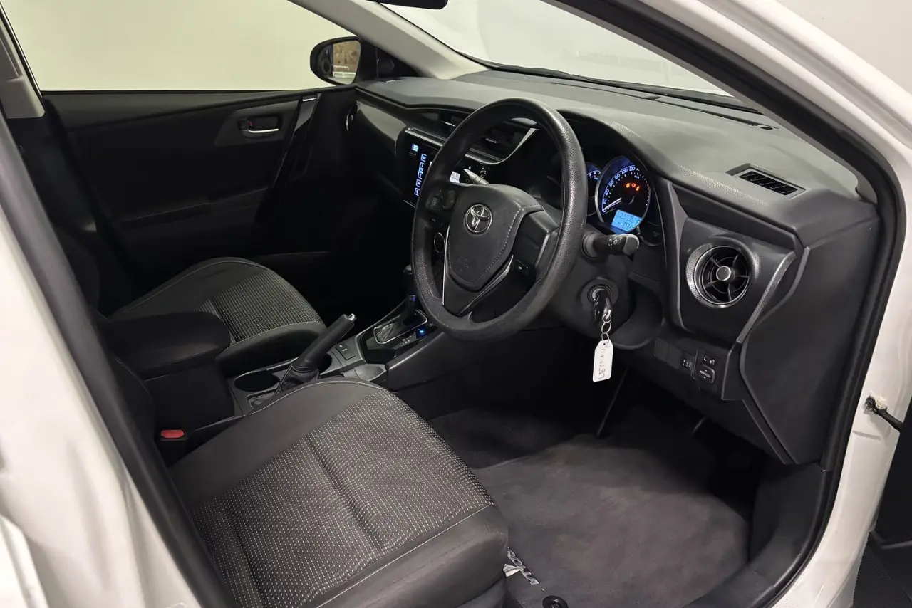 2018 Toyota Corolla Gallery Image 10