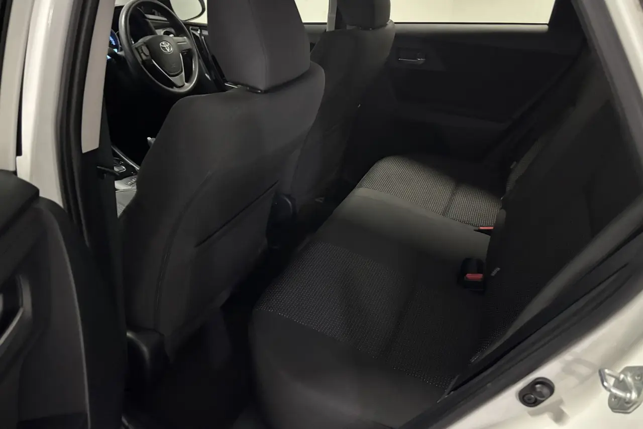 2018 Toyota Corolla Gallery Image 13