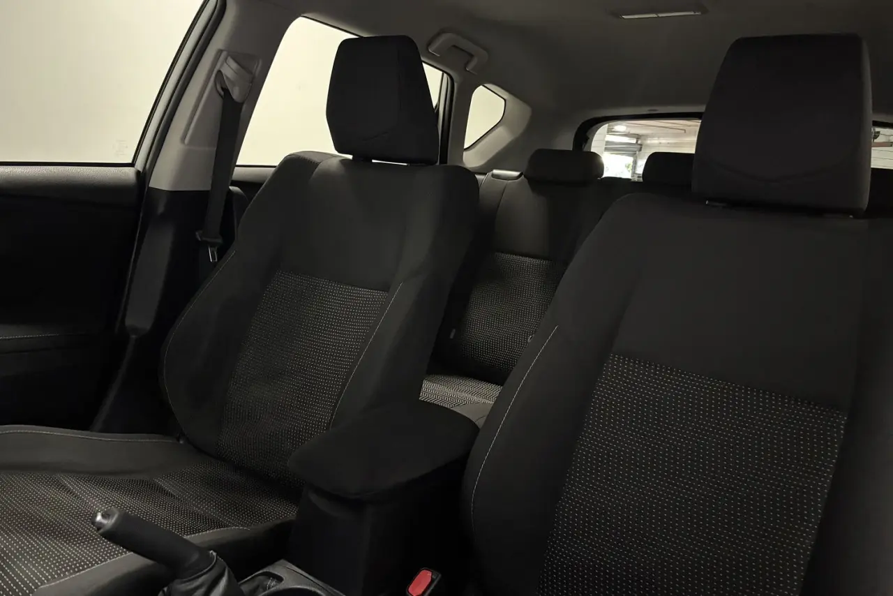 2018 Toyota Corolla Gallery Image 15
