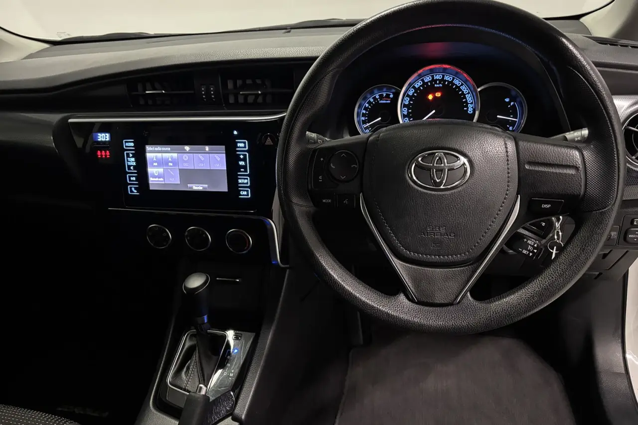 2018 Toyota Corolla Gallery Image 16