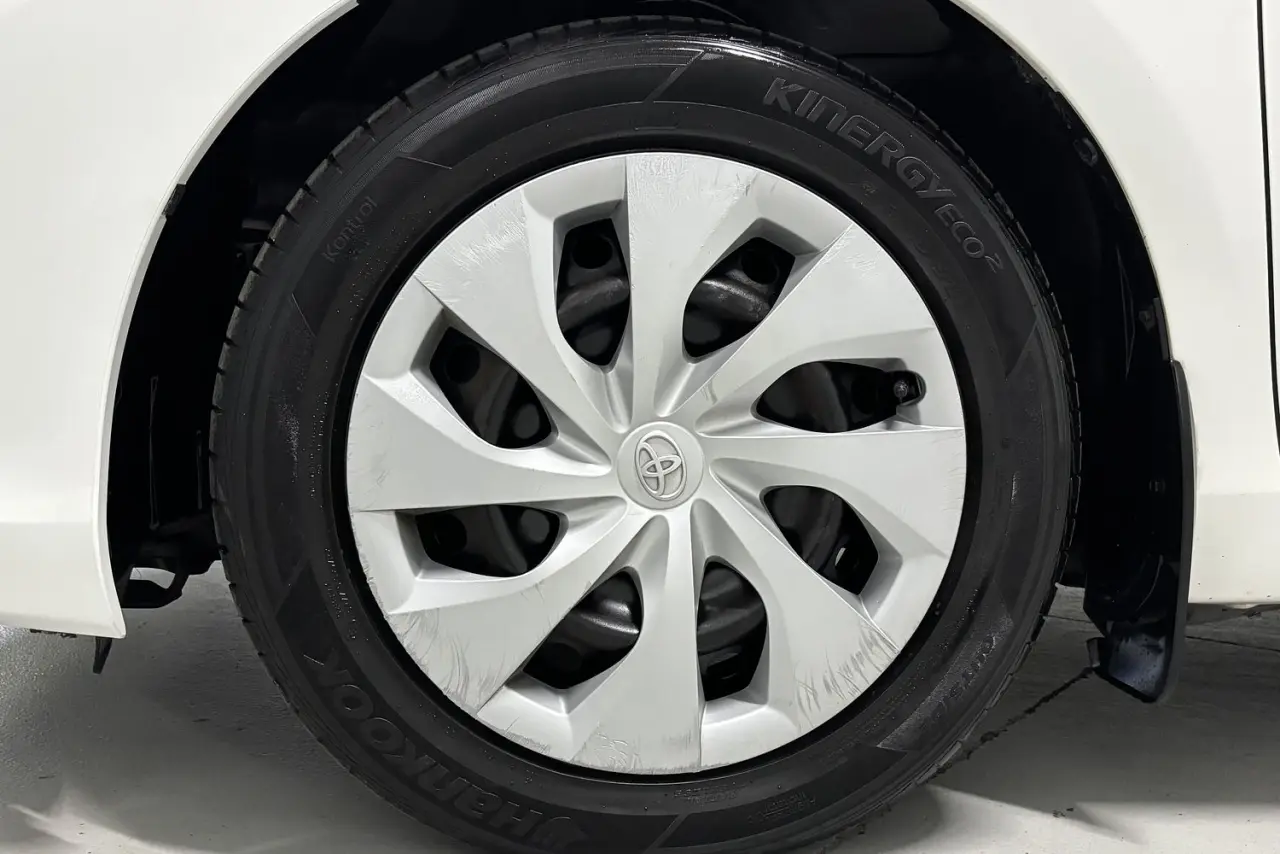 2018 Toyota Corolla Gallery Image 5