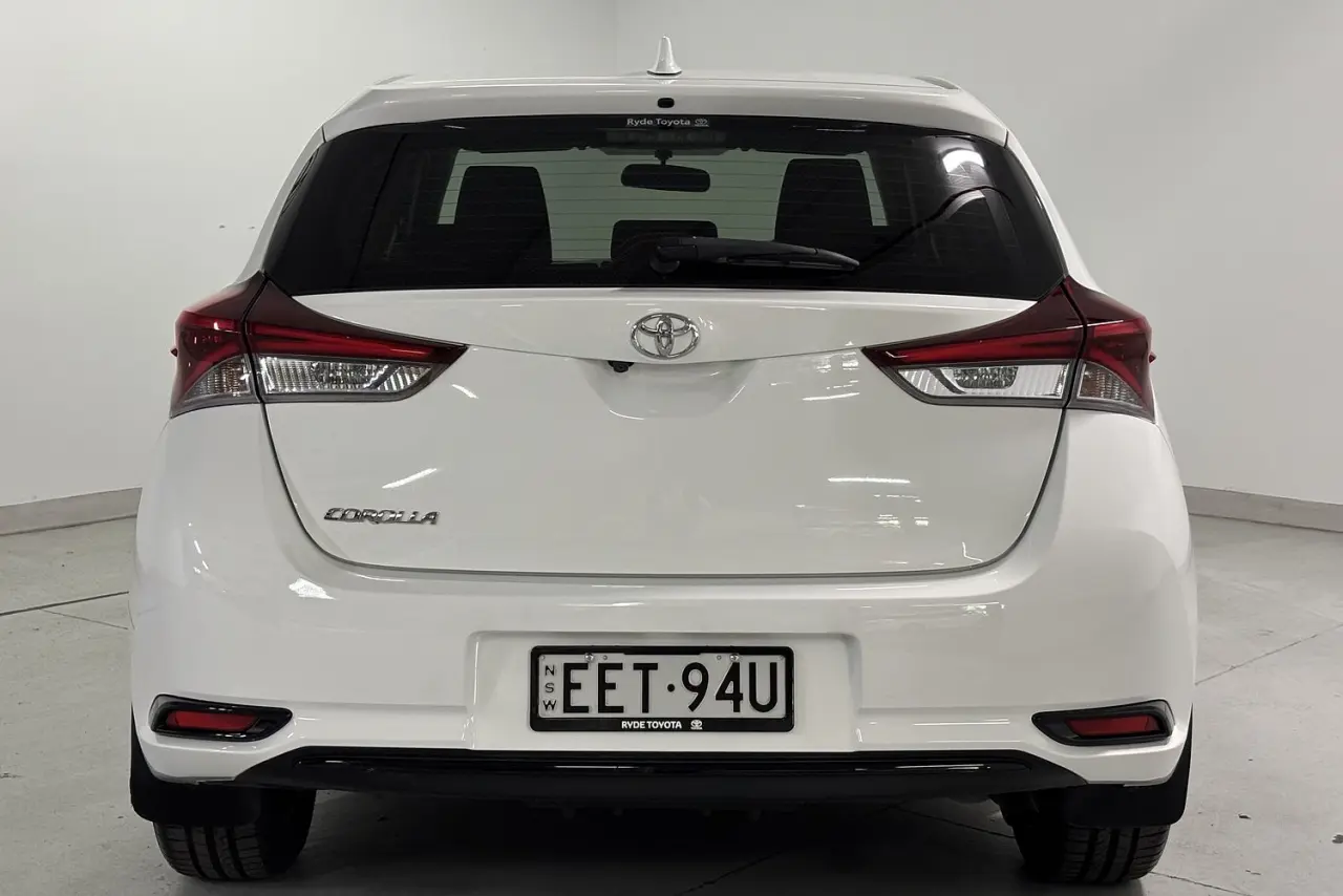 2018 Toyota Corolla Gallery Image 7