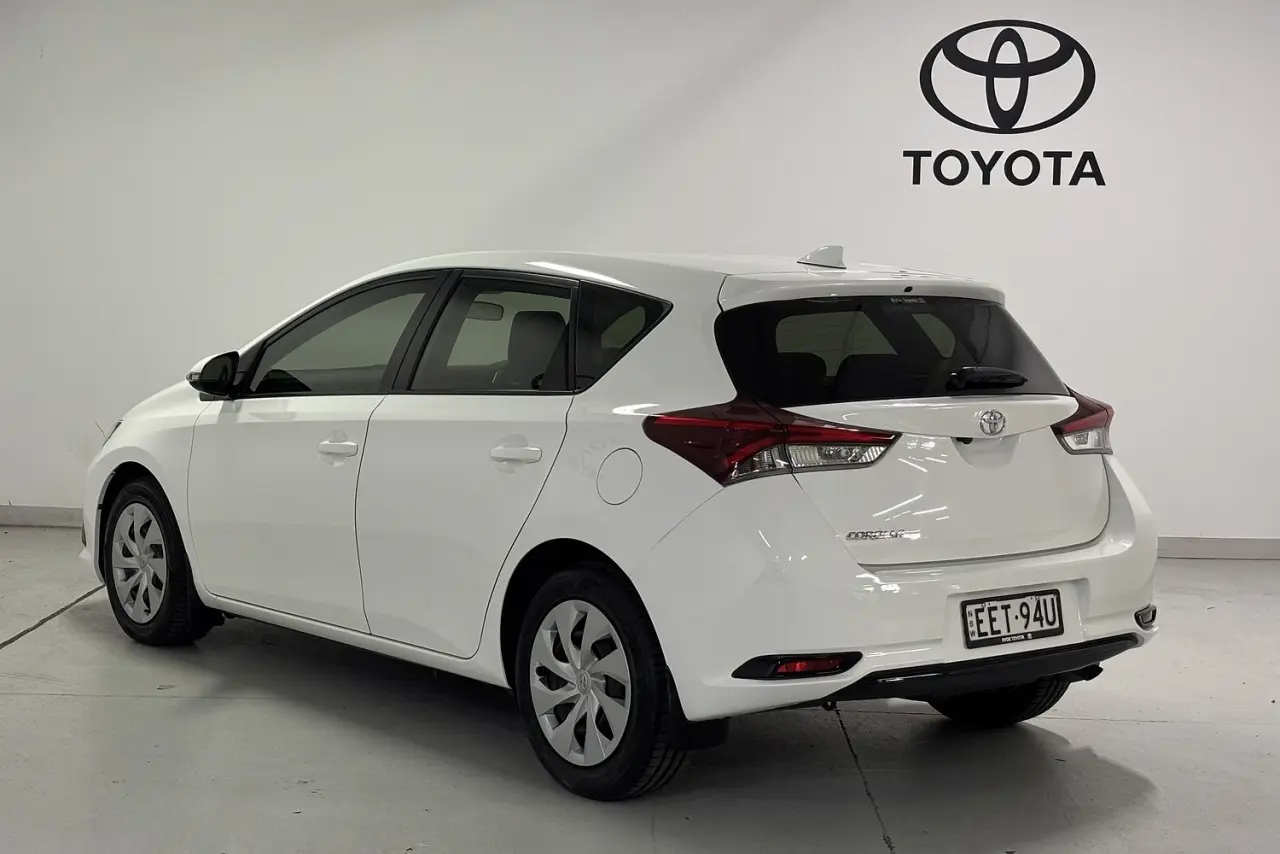 2018 Toyota Corolla Gallery Image 8
