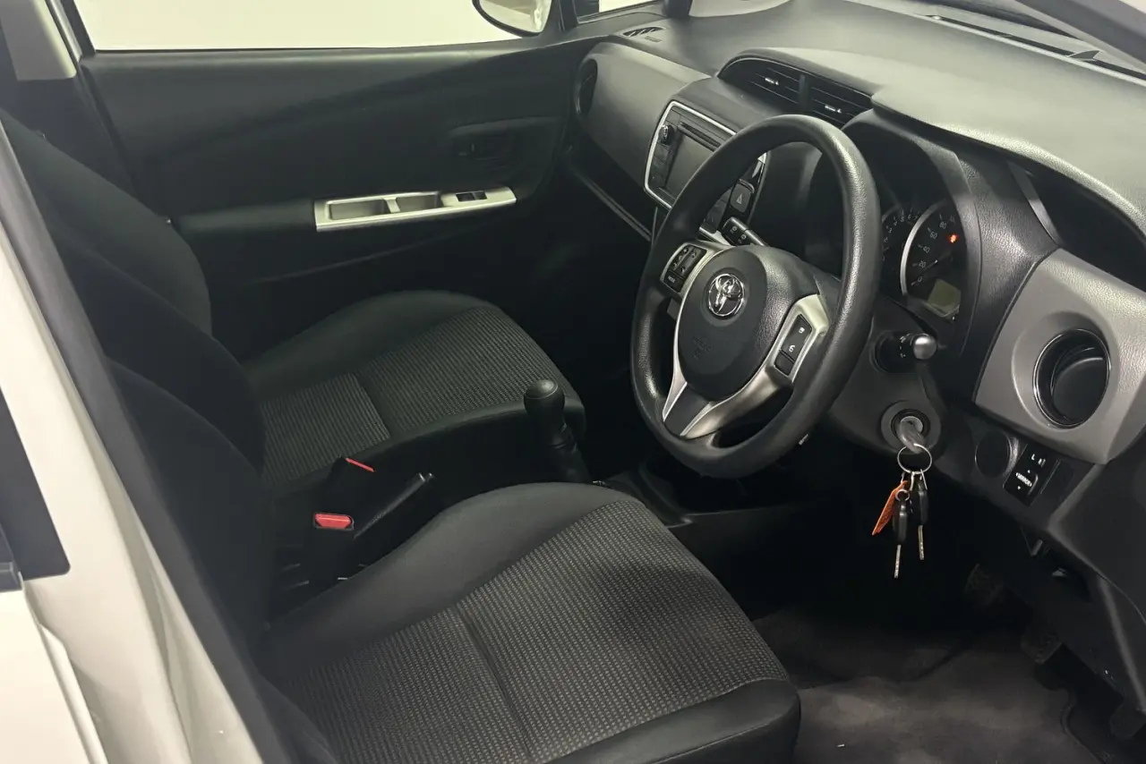 2015 Toyota Yaris Gallery Image 10