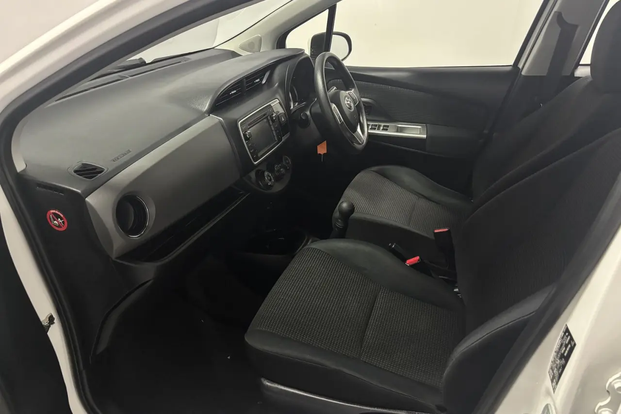 2015 Toyota Yaris Gallery Image 14