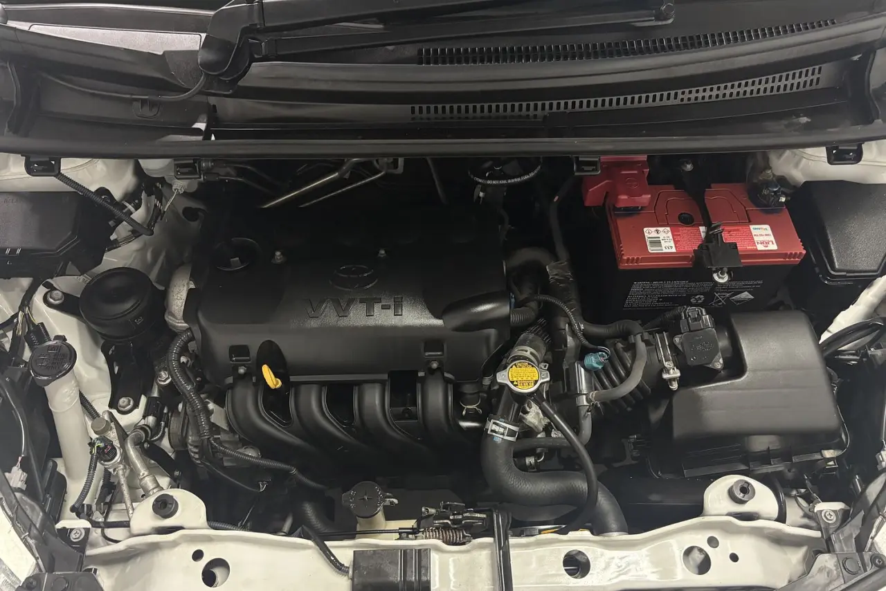2015 Toyota Yaris Gallery Image 21