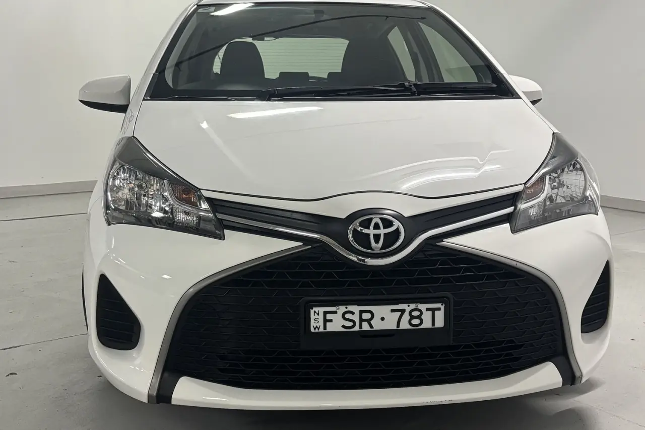 2015 Toyota Yaris Gallery Image 3