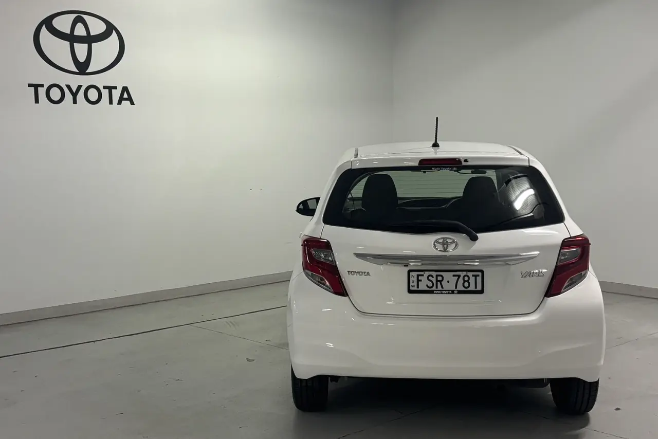 2015 Toyota Yaris Gallery Image 6