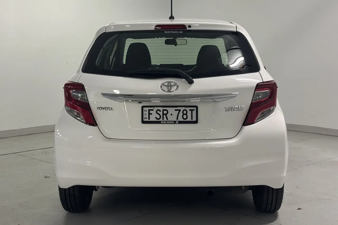 2015 Toyota Yaris Gallery Image 7