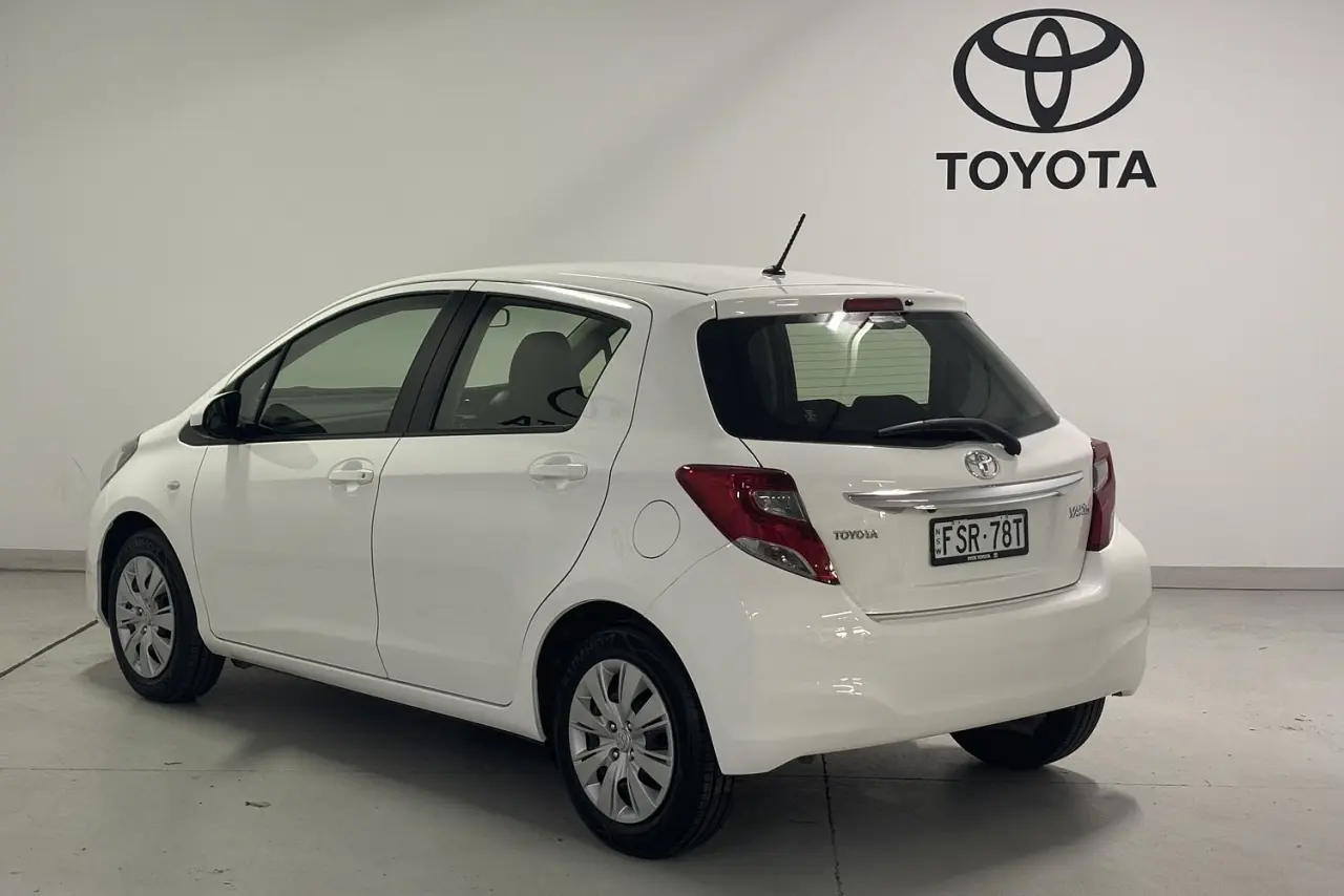 2015 Toyota Yaris Gallery Image 8