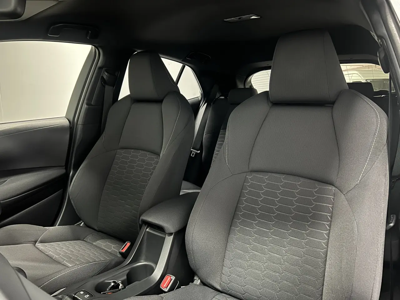 2021 TOYOTA COROLLA Gallery Image 15