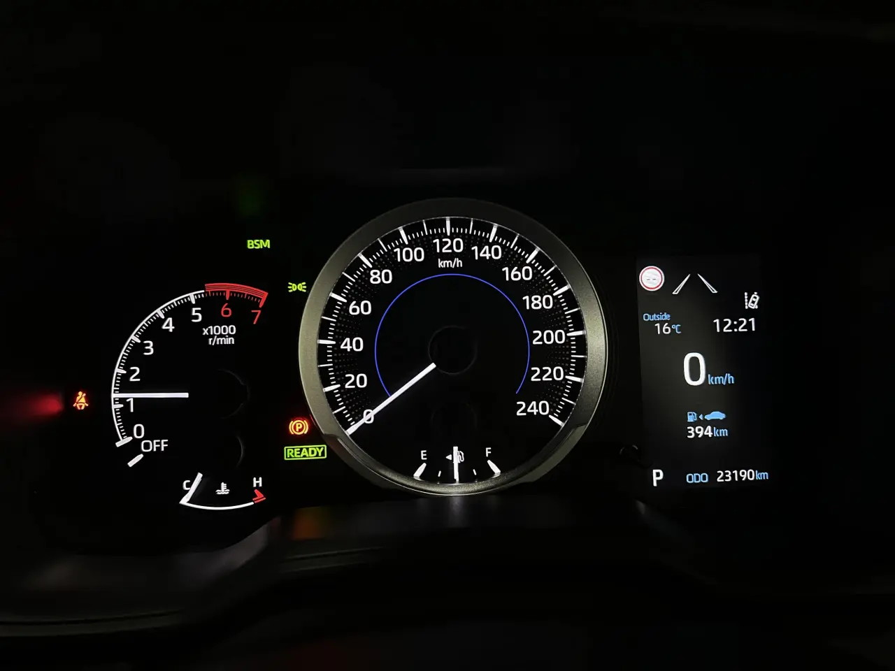 2021 TOYOTA COROLLA Gallery Image 17