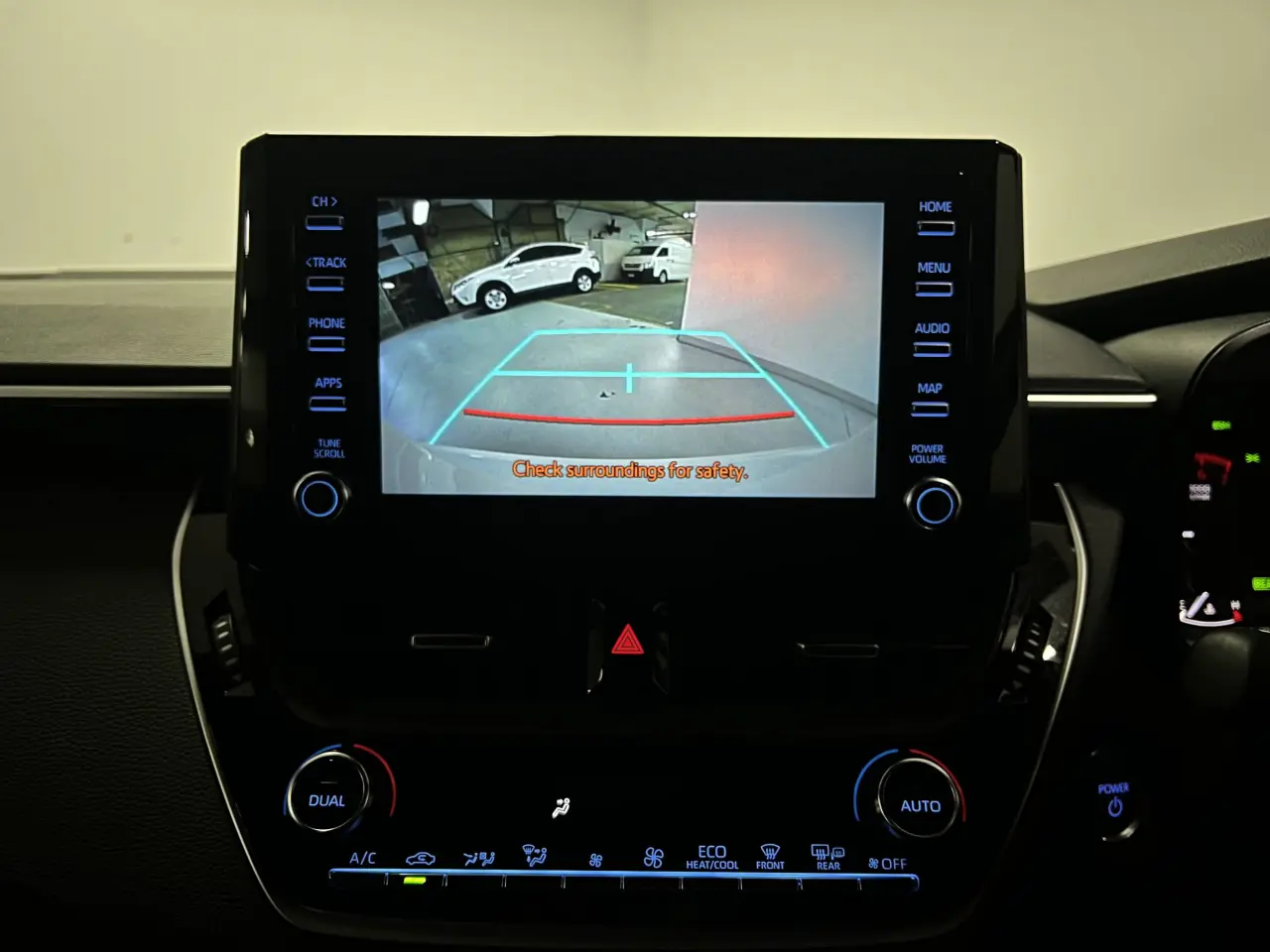 2021 TOYOTA COROLLA Gallery Image 18