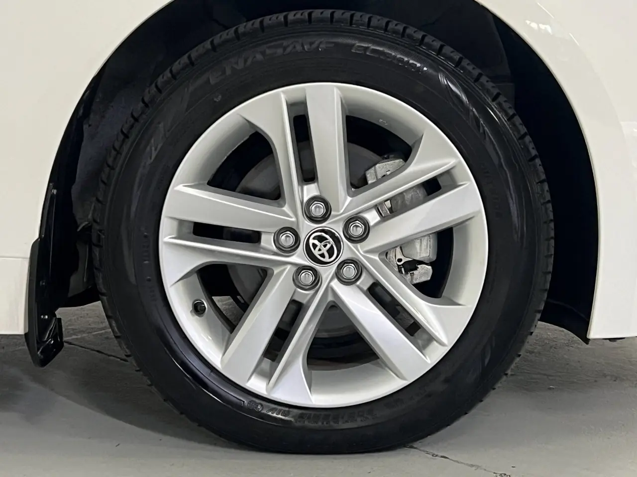 2021 TOYOTA COROLLA Gallery Image 5