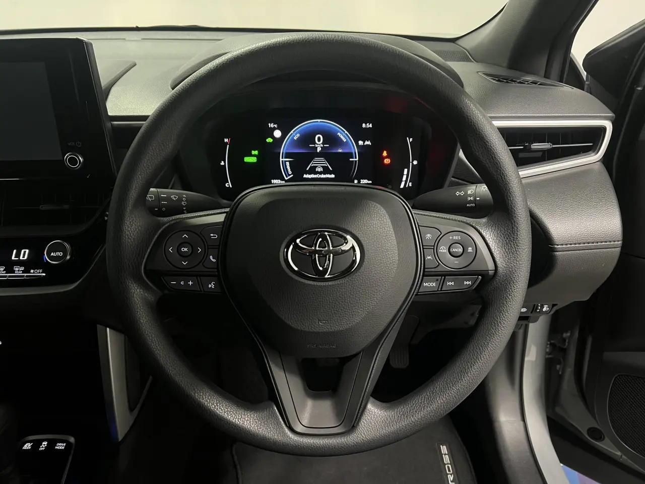 2024 TOYOTA COROLLA CROSS HYBRID Gallery Image 17