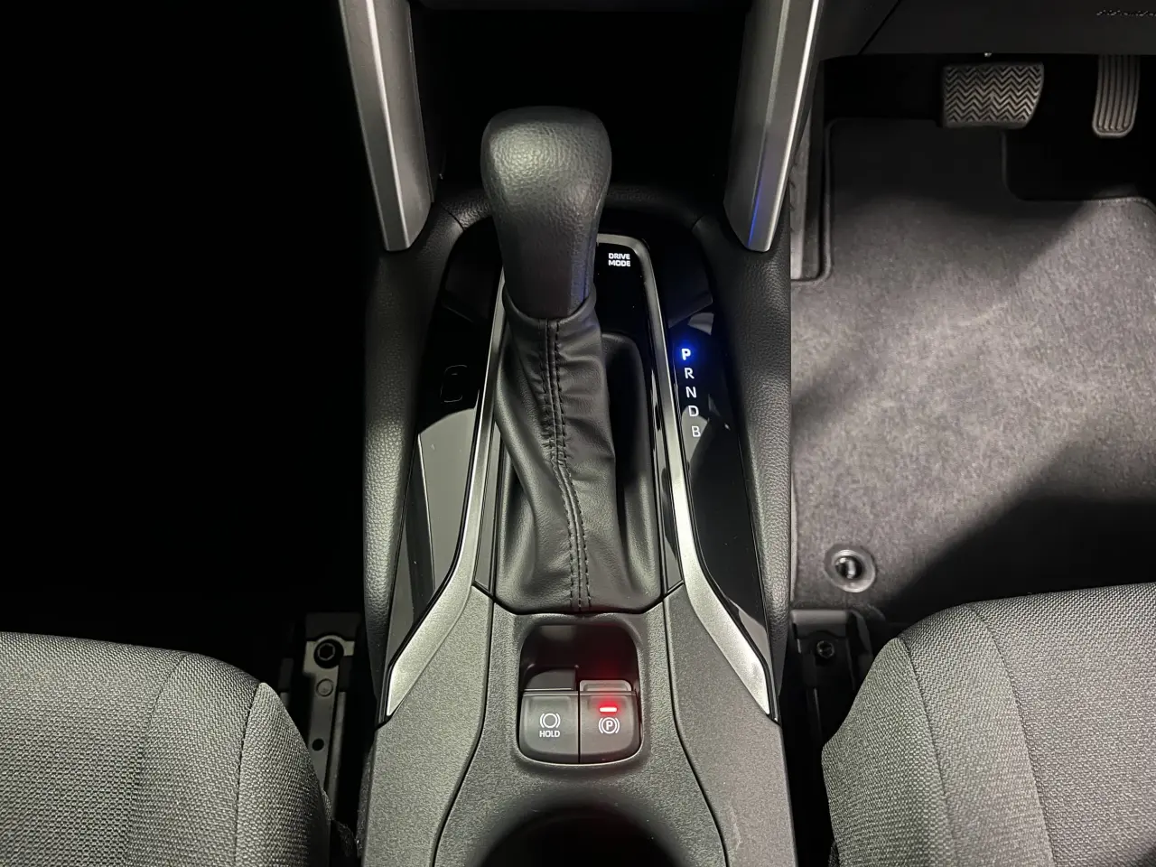 2024 TOYOTA COROLLA CROSS HYBRID Gallery Image 20