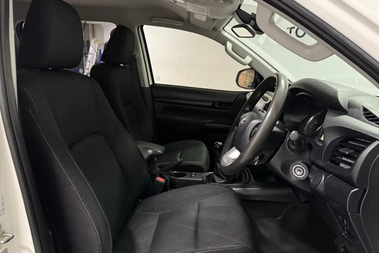 2021 Toyota Hilux Gallery Image 10